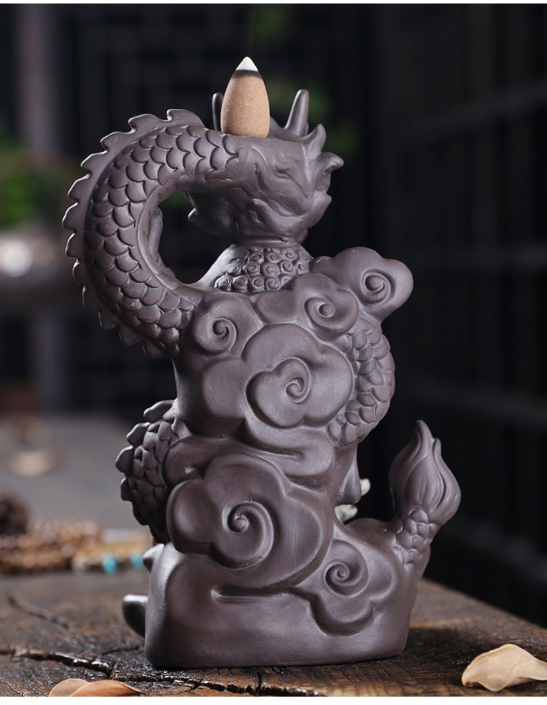Rückfluss-Räuchergefäß „Drachen & Buddha“ aus lila Ton – Zen Deko & Aromatherapie für Zuhause (Keramik)