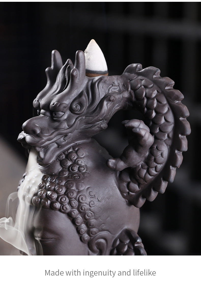 Rückfluss-Räuchergefäß „Drachen & Buddha“ aus lila Ton – Zen Deko & Aromatherapie für Zuhause (Keramik)