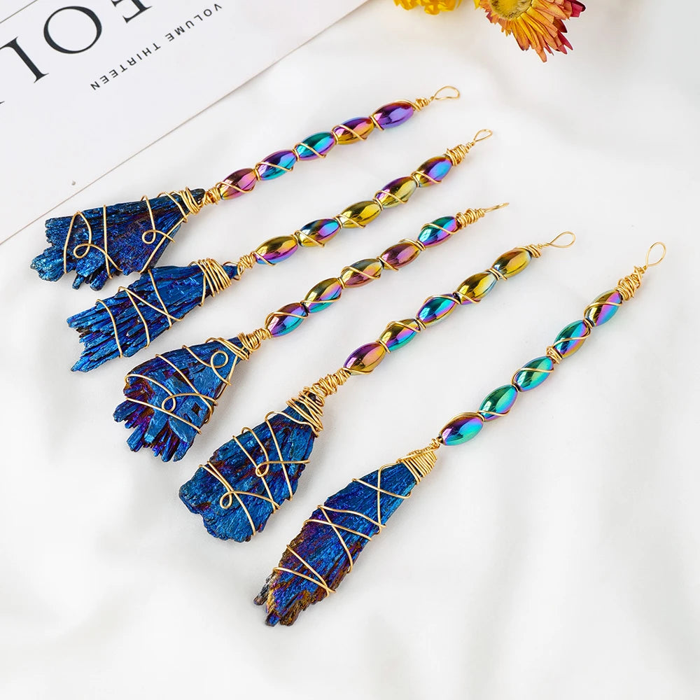🖤 Kristallbesen mit Schwarzem Turmalin – Aura Blaze Feder in Blau (12–14 cm)