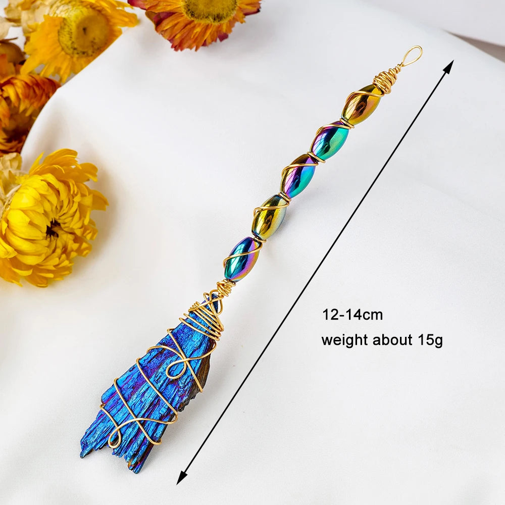 🖤 Kristallbesen mit Schwarzem Turmalin – Aura Blaze Feder in Blau (12–14 cm)