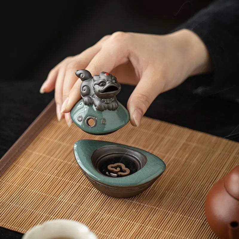 Mini-Räuchergefäß „Pixiu“ aus Keramik – Feng Shui Dekoration für Reichtum & Glück