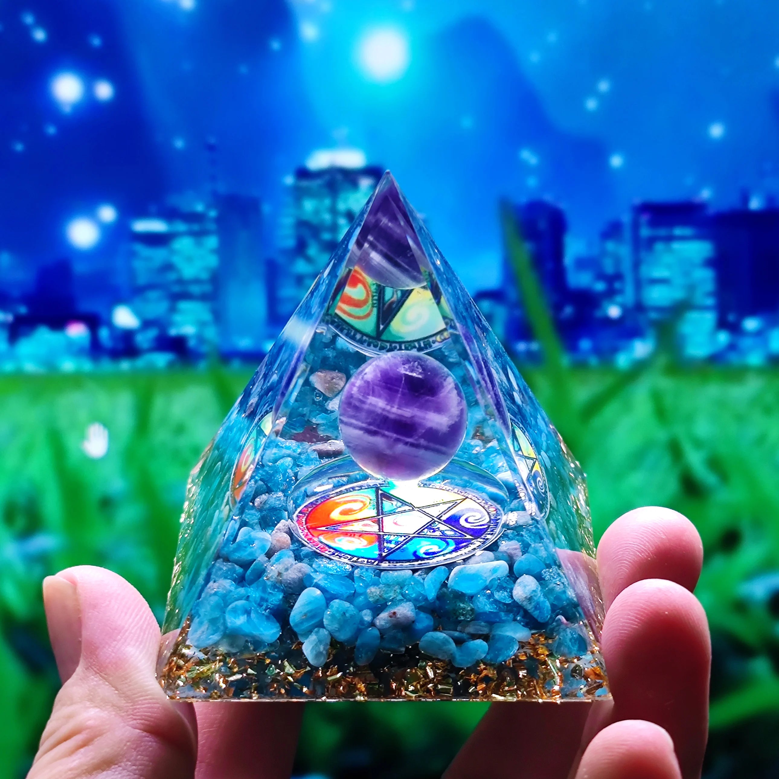 🔮 Amethyst Orgone-Pyramide – Chakra-Energie-Generator für Schutz & Meditation (5cm)
