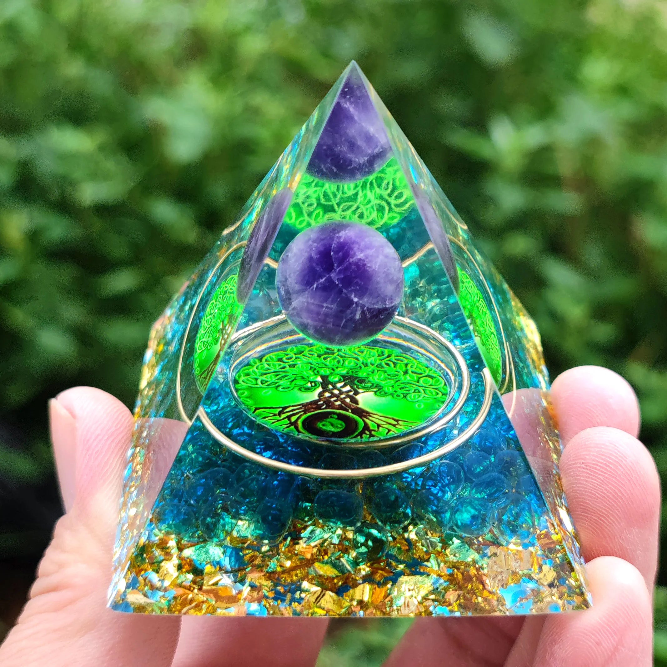 🔮 Amethyst Orgone-Pyramide – Chakra-Energie-Generator für Schutz & Meditation (5cm)