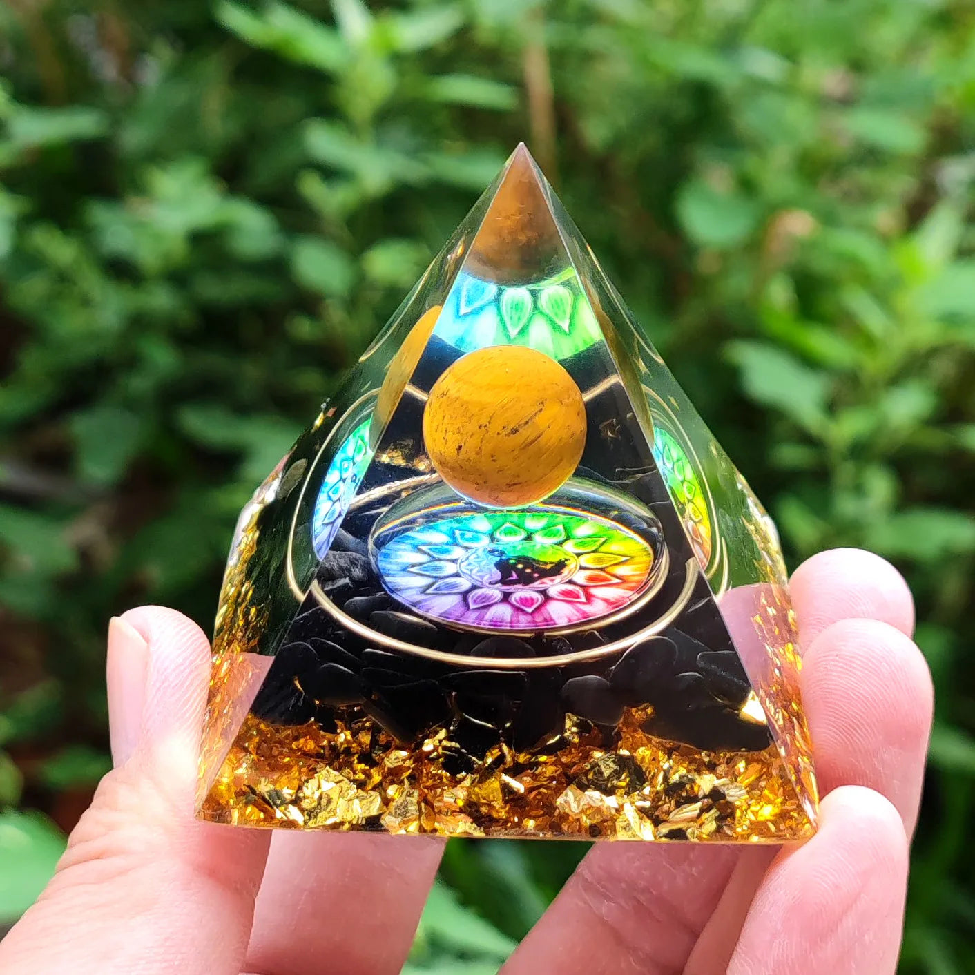 🔮 Amethyst Orgone-Pyramide – Chakra-Energie-Generator für Schutz & Meditation (5cm)