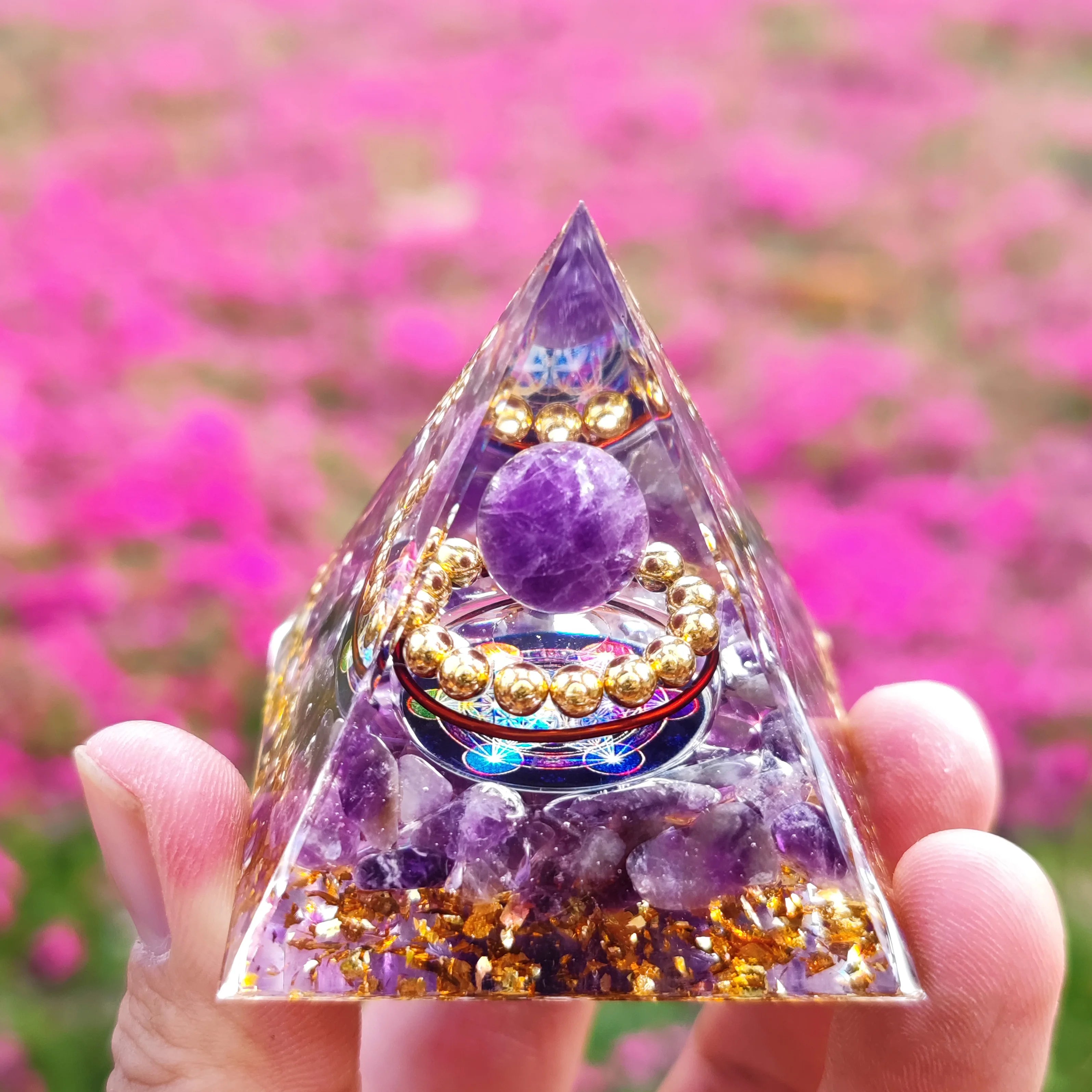 🔮 Amethyst Orgone-Pyramide – Chakra-Energie-Generator für Schutz & Meditation (5cm)