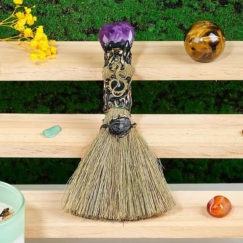 🔮 Kristall-Hexenbesen mit Herz – Reiki-Energie für Reinigung & Altar-Dekor