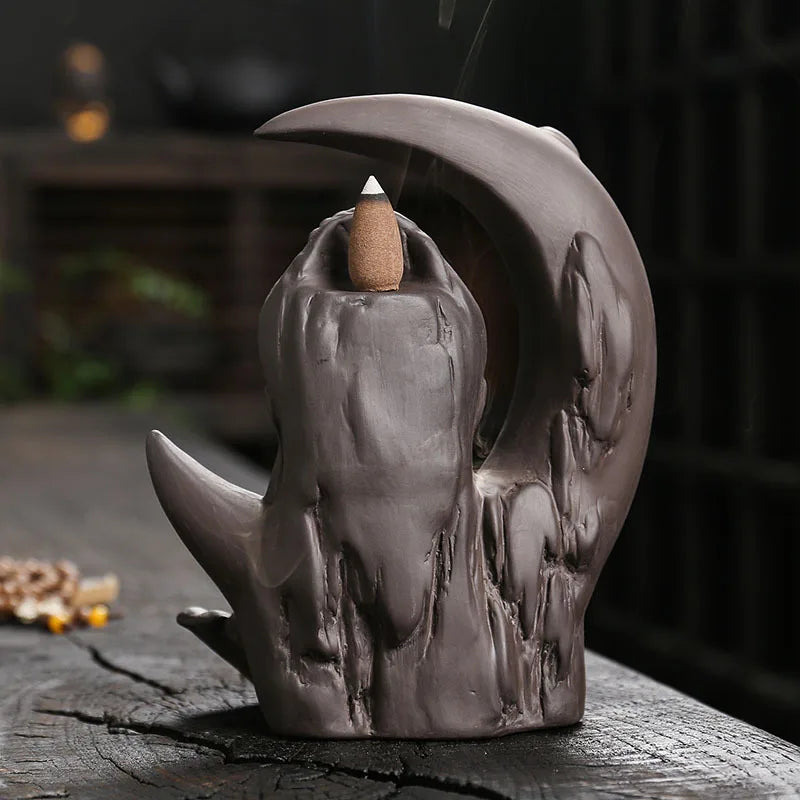 đ Handgefertigter Räuchergefäà aus lila Ton mit Mond- & Buddha-Design đ§ââď¸