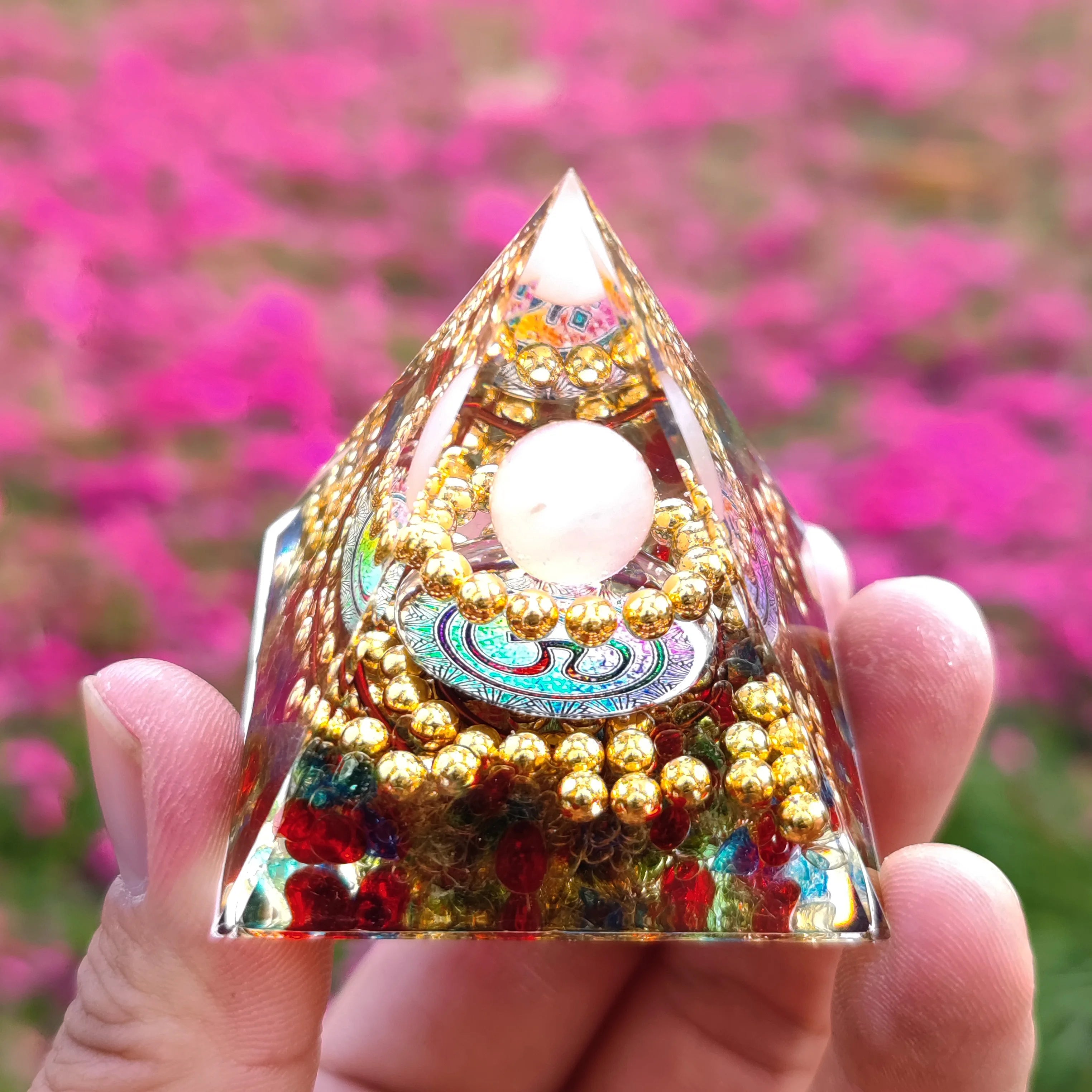 🔮 Amethyst Orgone-Pyramide – Chakra-Energie-Generator für Schutz & Meditation (5cm)