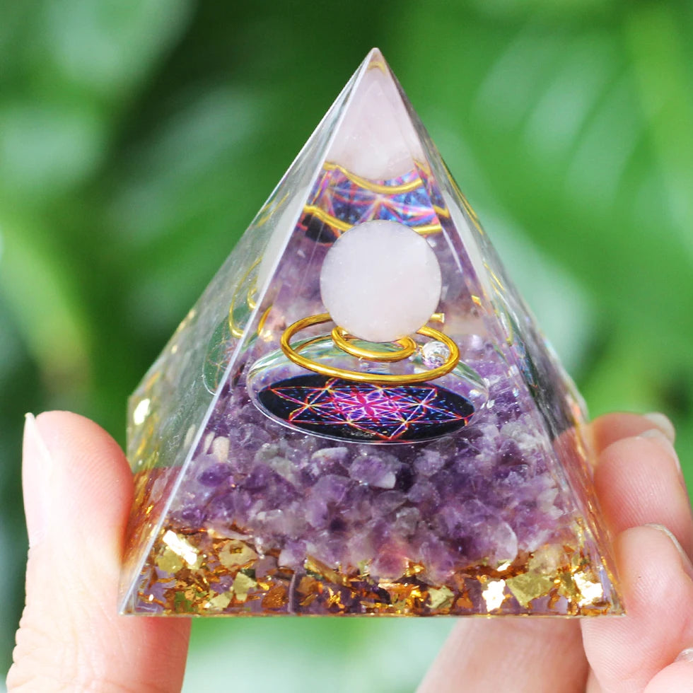 🔮 Amethyst Orgone-Pyramide – Chakra-Energie-Generator für Schutz & Meditation (5cm)