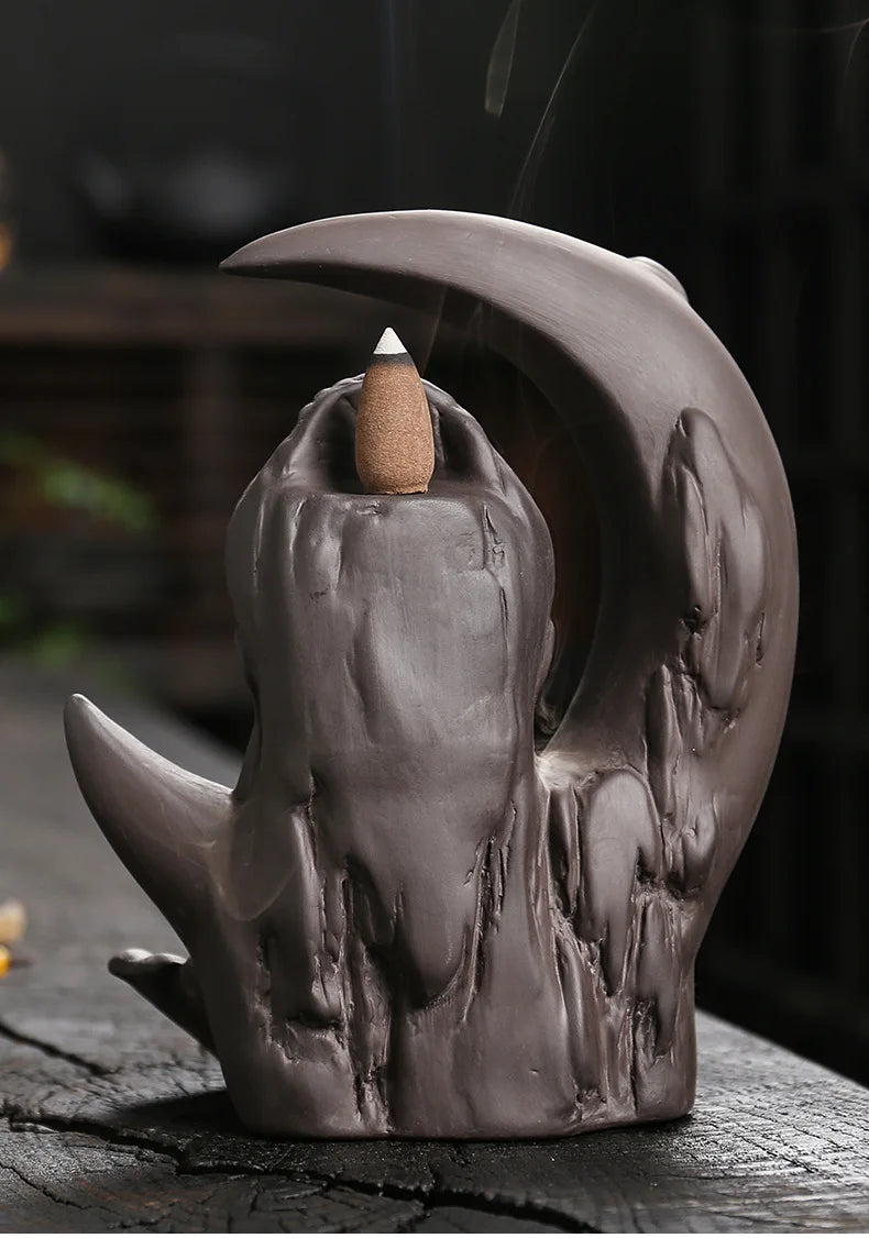 đ Handgefertigter Räuchergefäà aus lila Ton mit Mond- & Buddha-Design đ§ââď¸