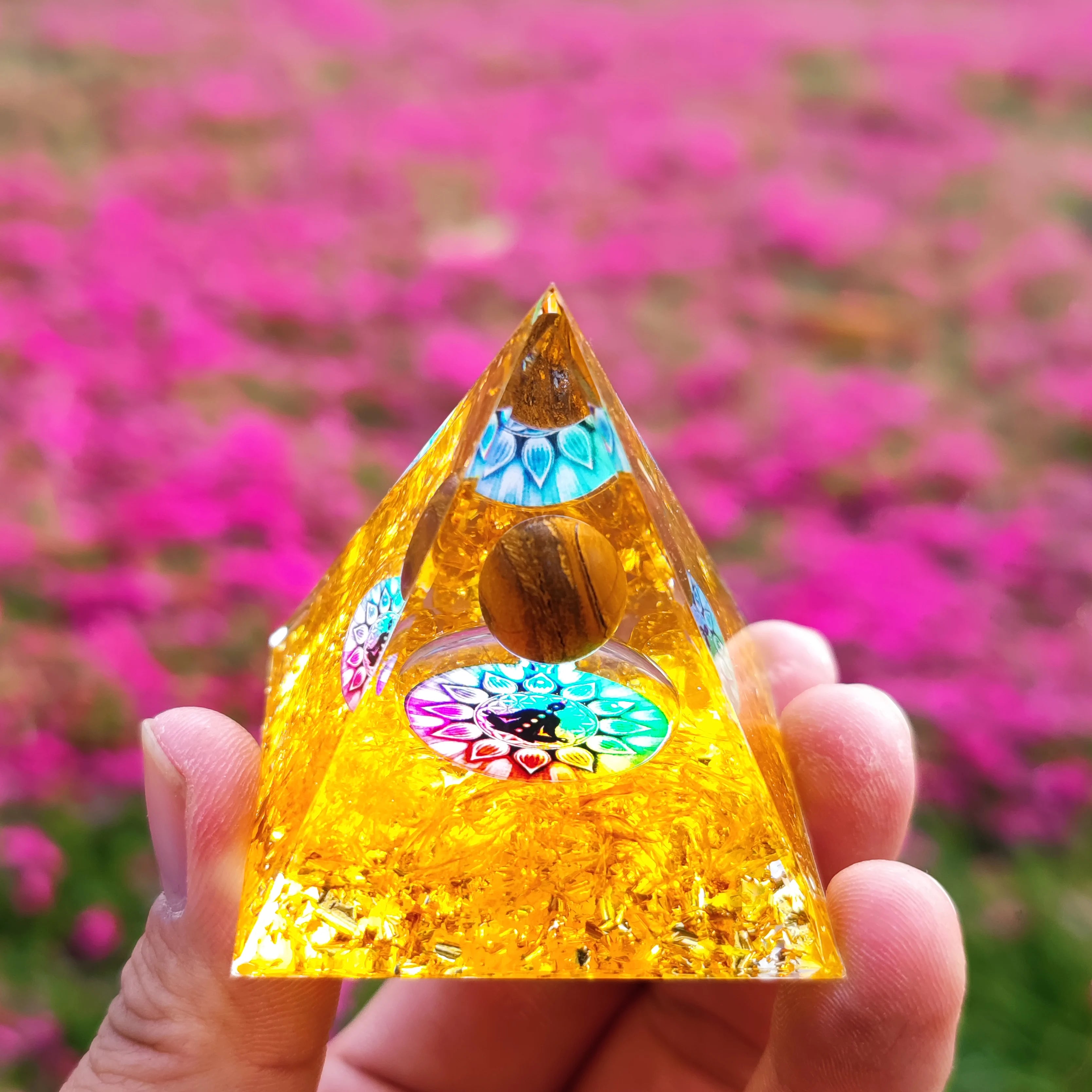 🔮 Amethyst Orgone-Pyramide – Chakra-Energie-Generator für Schutz & Meditation (5cm)