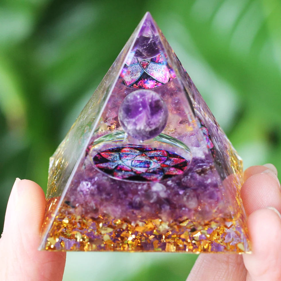 🔮 Amethyst Orgone-Pyramide – Chakra-Energie-Generator für Schutz & Meditation (5cm)