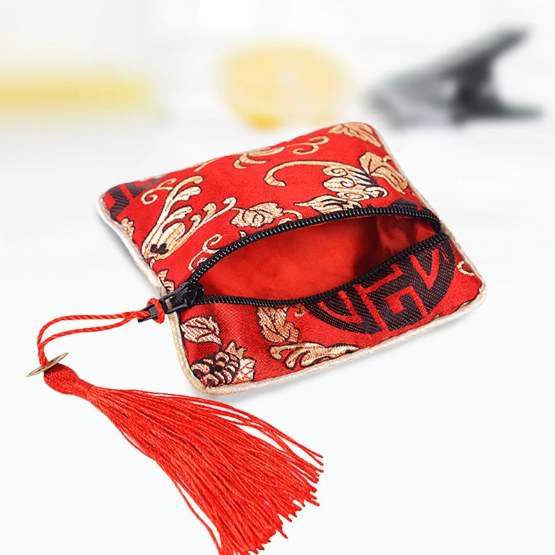 🧧 Quadratische Brokat-Aufbewahrungstasche – Bestickter Schmuck- &amp; Segensbeutel